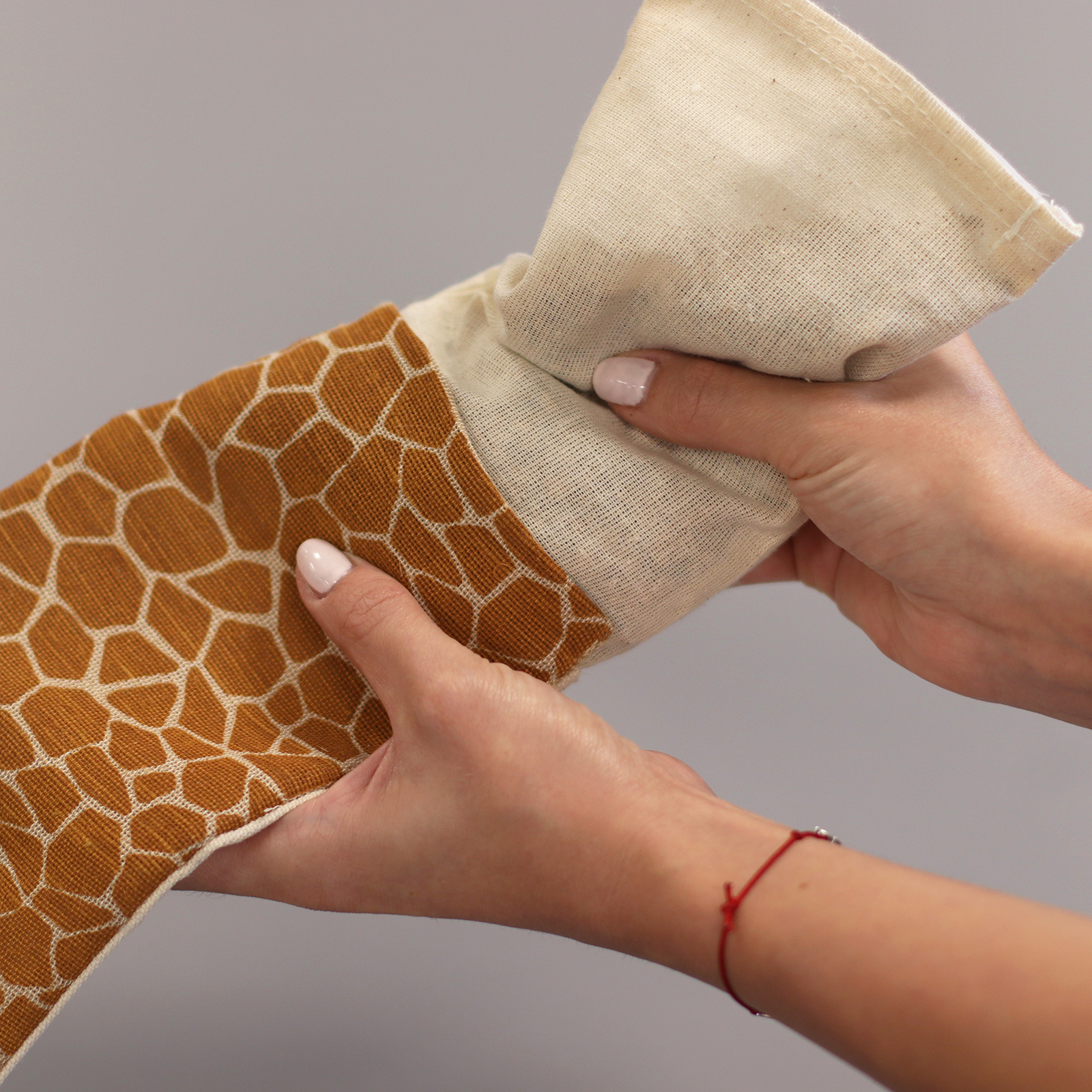 Lavender Eye Mask Pillow in Gift Box - Image 4